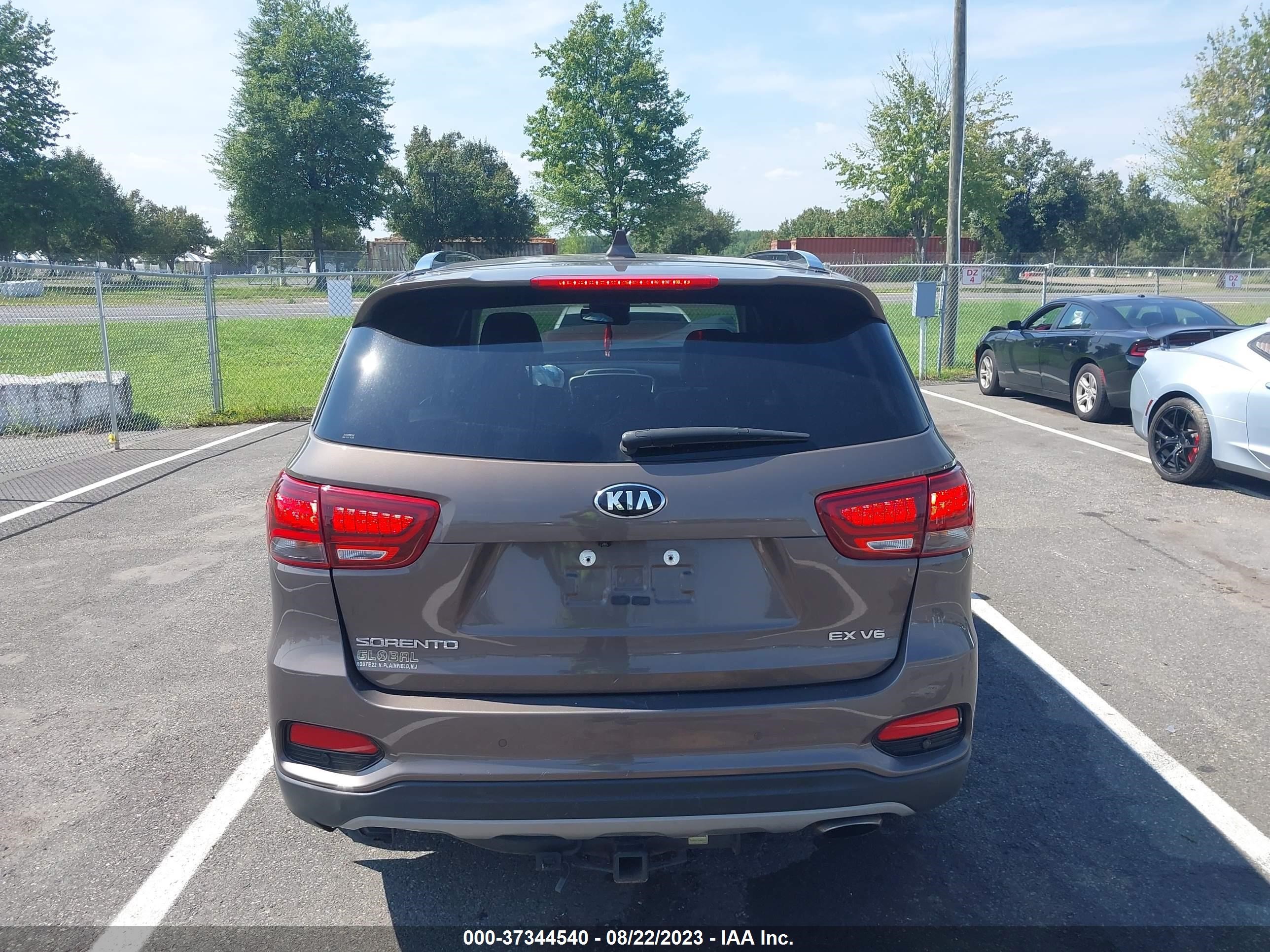 Photo 15 VIN: 5XYPHDA54KG452491 - KIA SORENTO 