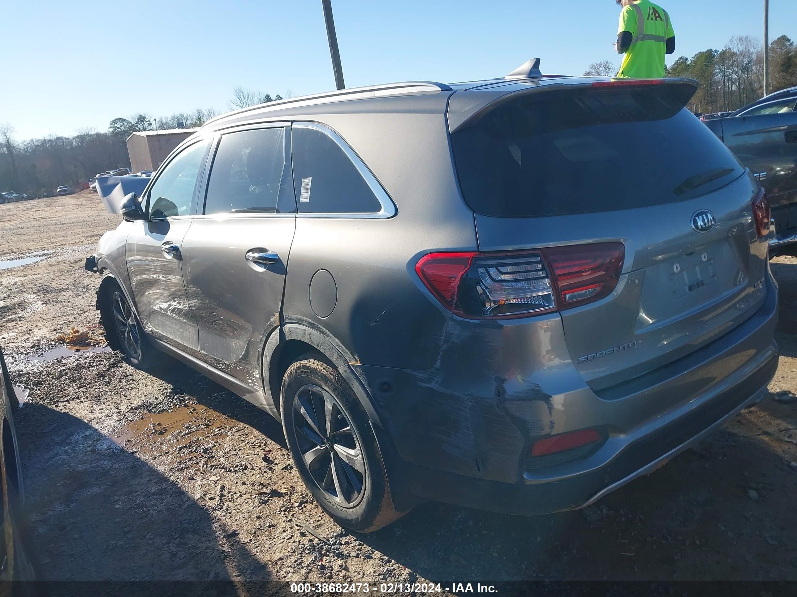 Photo 2 VIN: 5XYPHDA55KG556021 - KIA SORENTO 