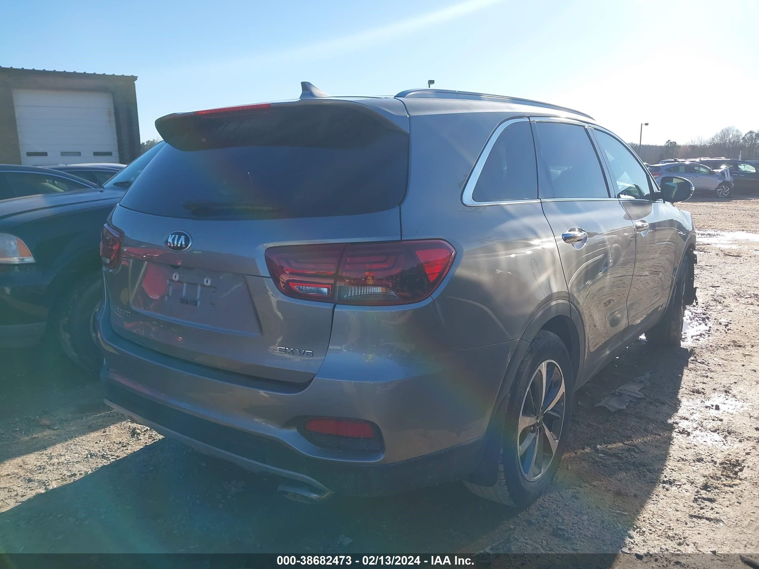 Photo 3 VIN: 5XYPHDA55KG556021 - KIA SORENTO 