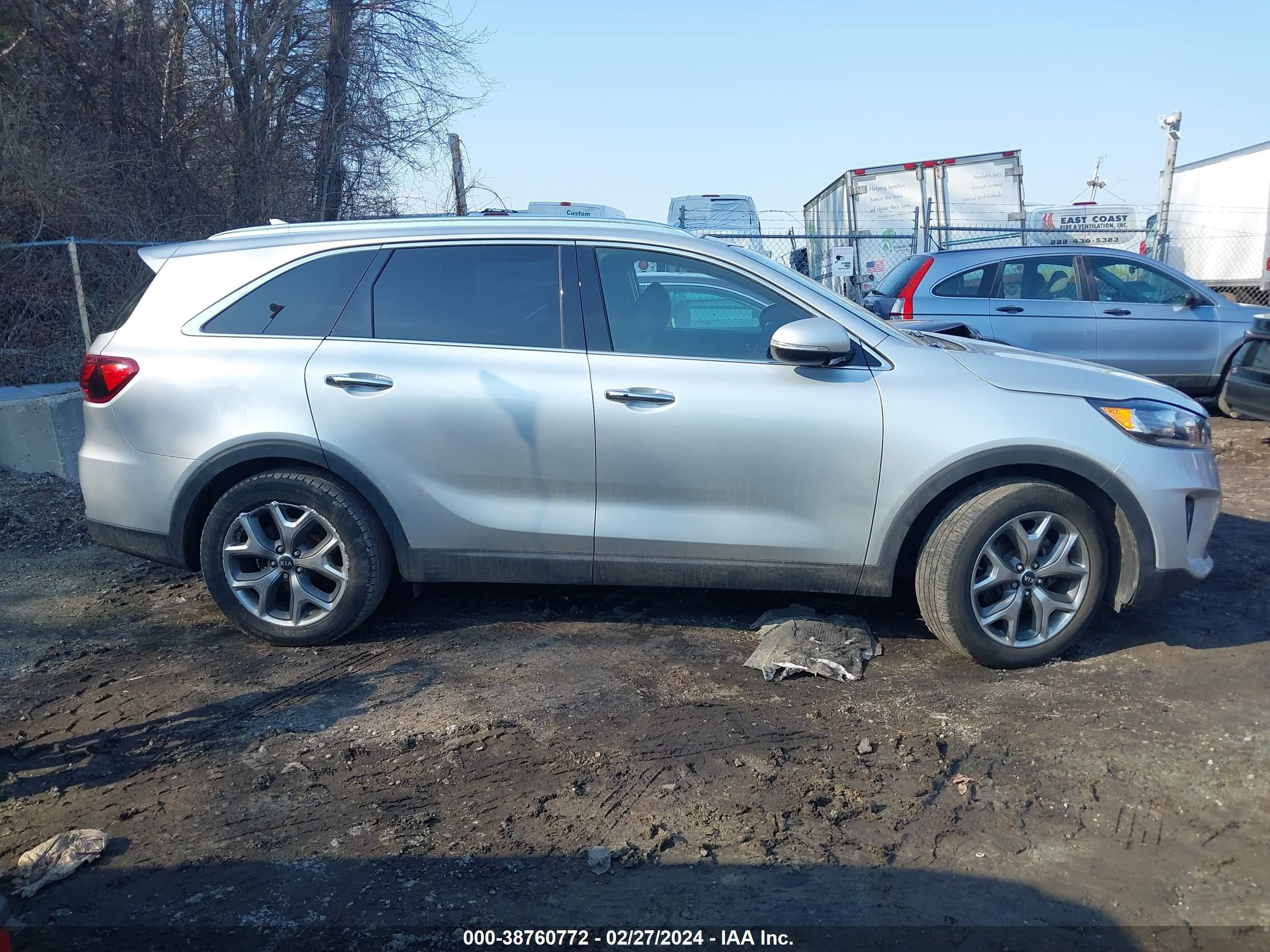 Photo 12 VIN: 5XYPHDA58KG595105 - KIA SORENTO 