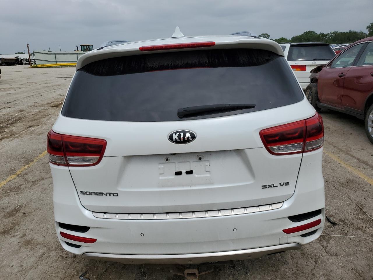 Photo 5 VIN: 5XYPK4A58GG101804 - KIA SORENTO 