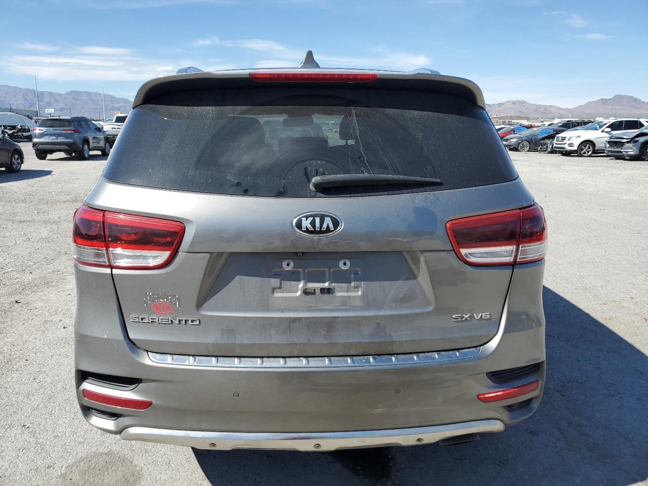 Photo 5 VIN: 5XYPK4A58JG348893 - KIA SORENTO 