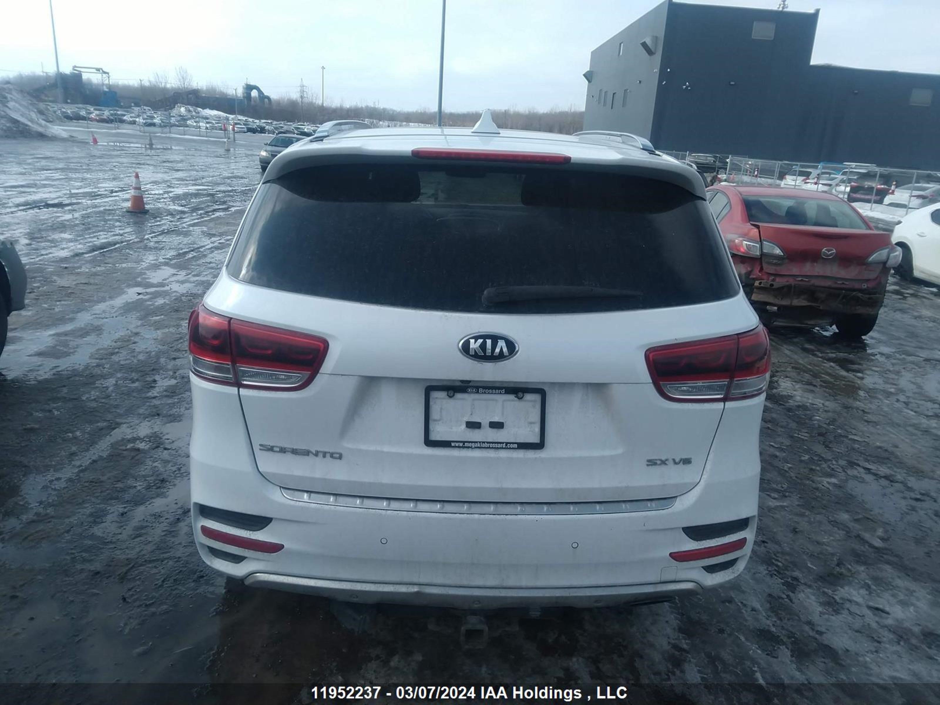 Photo 16 VIN: 5XYPKDA52GG174053 - KIA SORENTO 