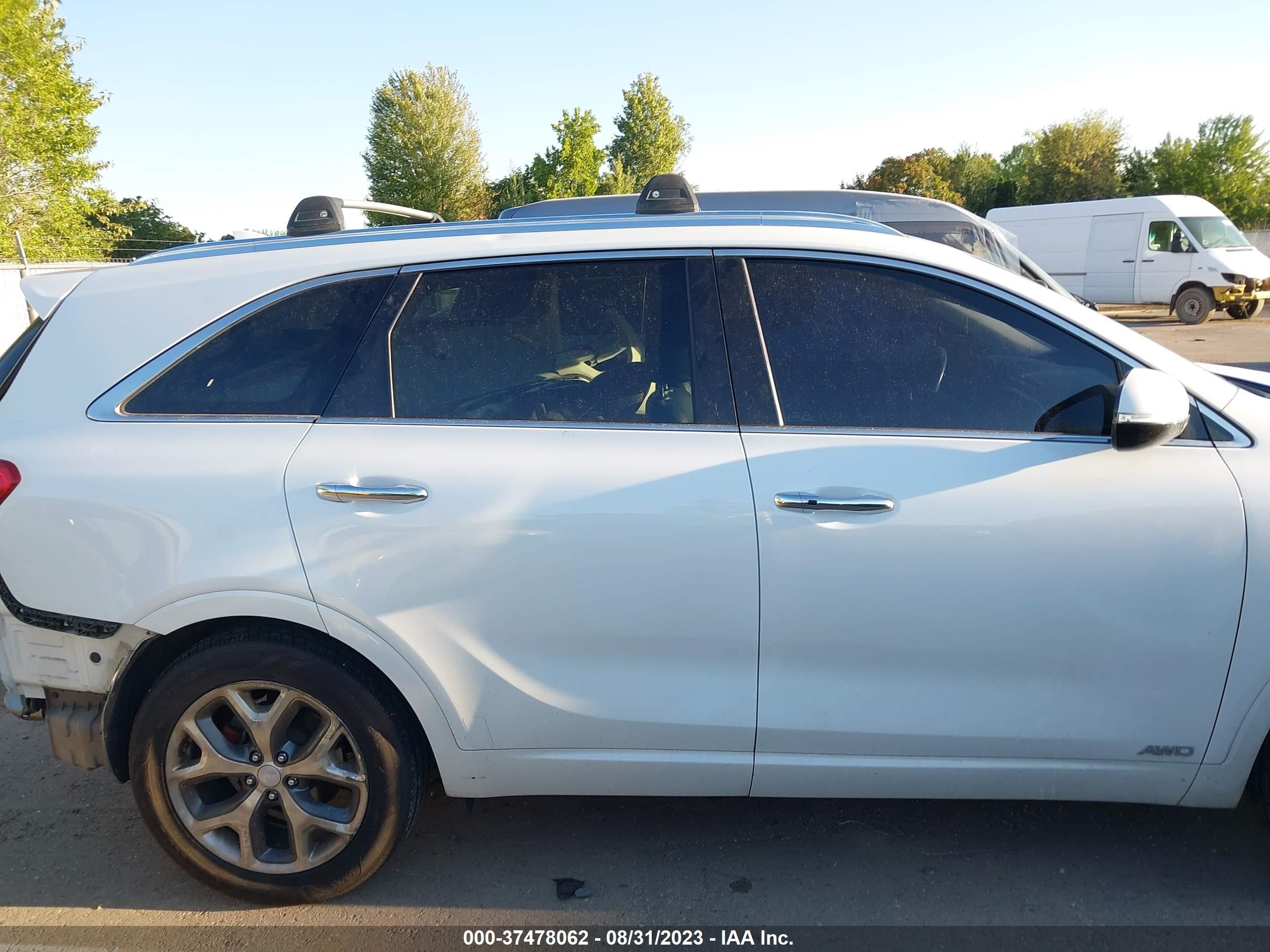 Photo 12 VIN: 5XYPKDA54JG386847 - KIA SORENTO 