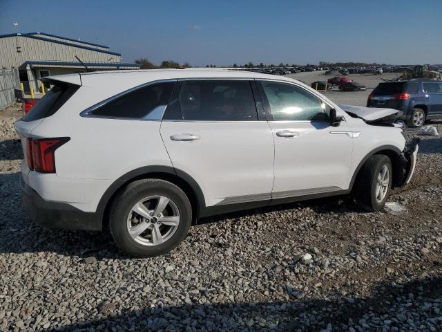 Photo 2 VIN: 5XYRG4LC2NG109884 - KIA SORENTO LX 