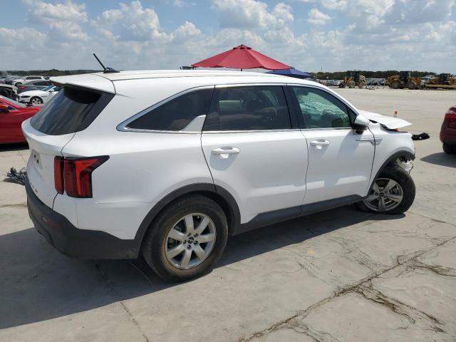 Photo 2 VIN: 5XYRG4LC3NG124541 - KIA SORENTO LX 