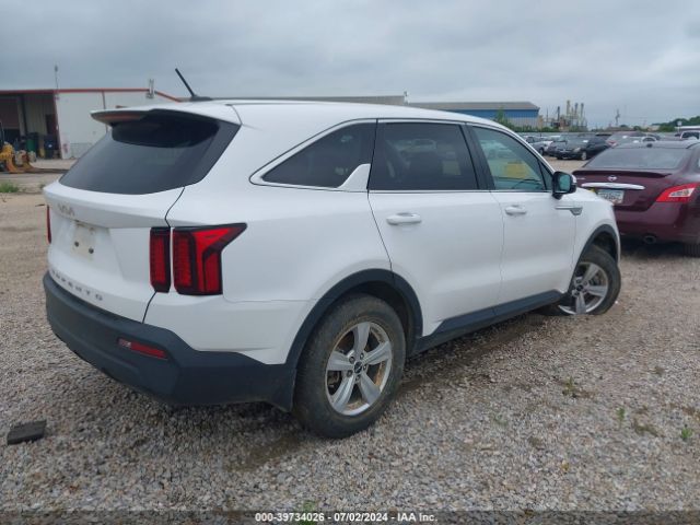 Photo 3 VIN: 5XYRG4LC4NG138299 - KIA SORENTO 