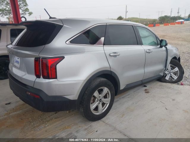 Photo 3 VIN: 5XYRG4LC4NG151814 - KIA SORENTO 