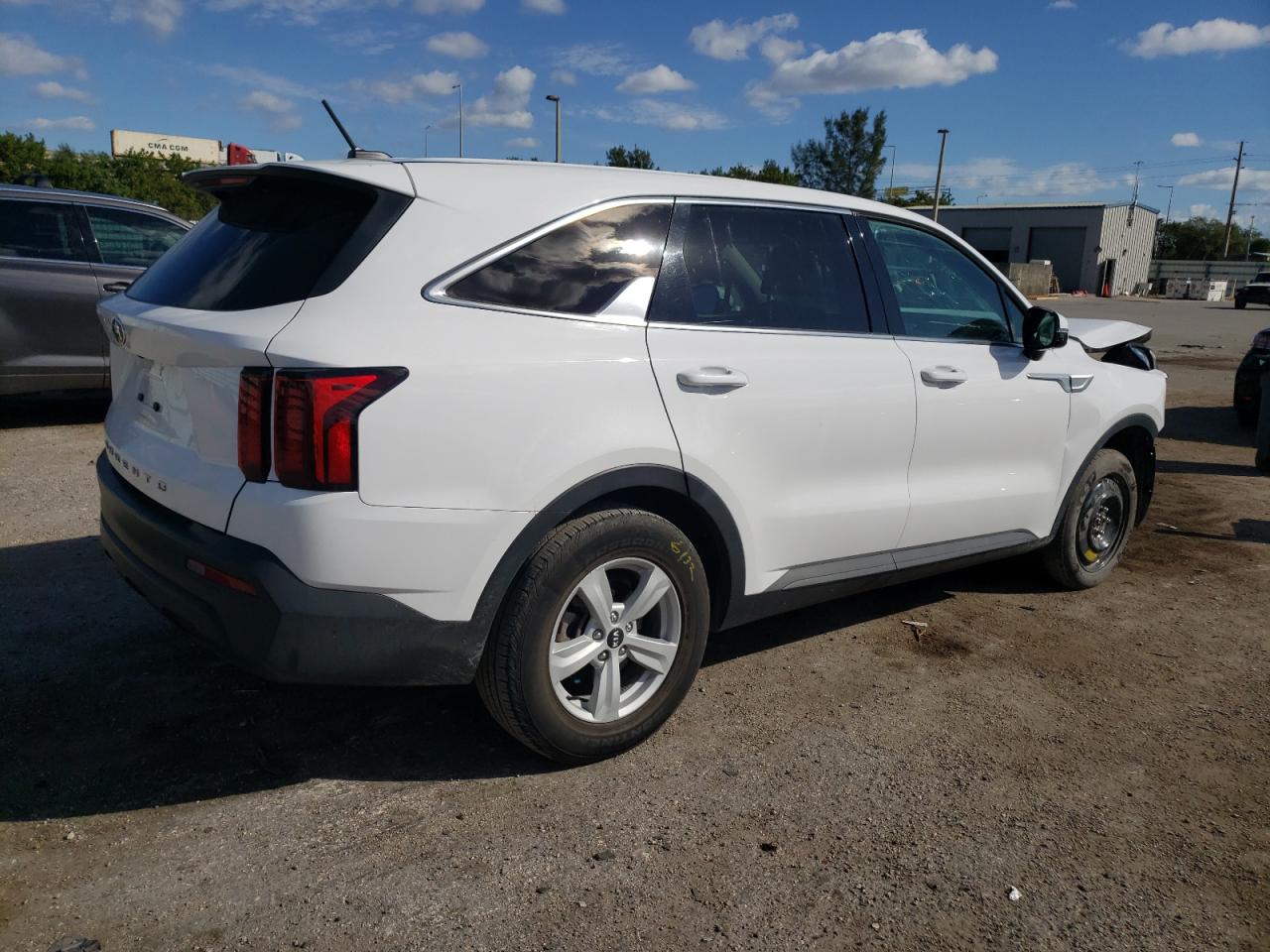 Photo 2 VIN: 5XYRG4LC6MG049400 - KIA SORENTO 