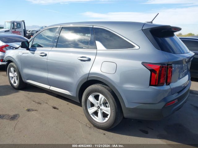 Photo 2 VIN: 5XYRG4LC6NG079093 - KIA SORENTO 