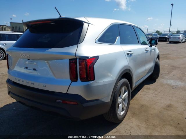 Photo 3 VIN: 5XYRG4LC6NG133315 - KIA SORENTO 