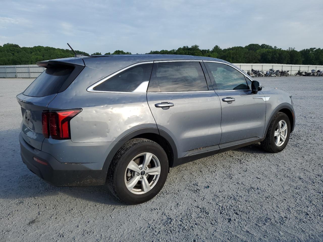 Photo 2 VIN: 5XYRG4LC6PG209859 - KIA SORENTO 