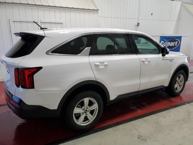 Photo 2 VIN: 5XYRGDLC6MG032872 - KIA SORENTO LX 