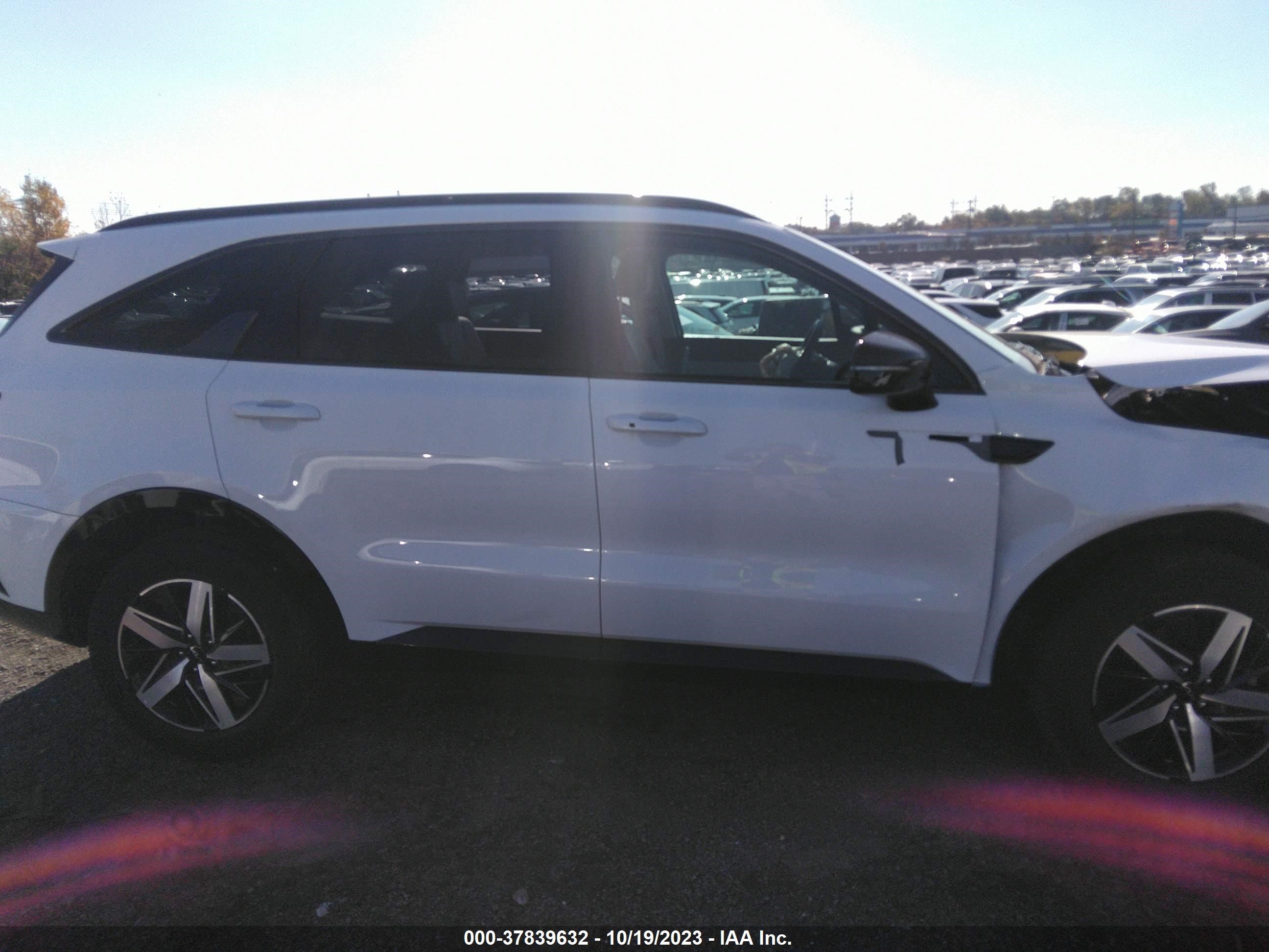 Photo 12 VIN: 5XYRH4LF9PG176931 - KIA SORENTO 