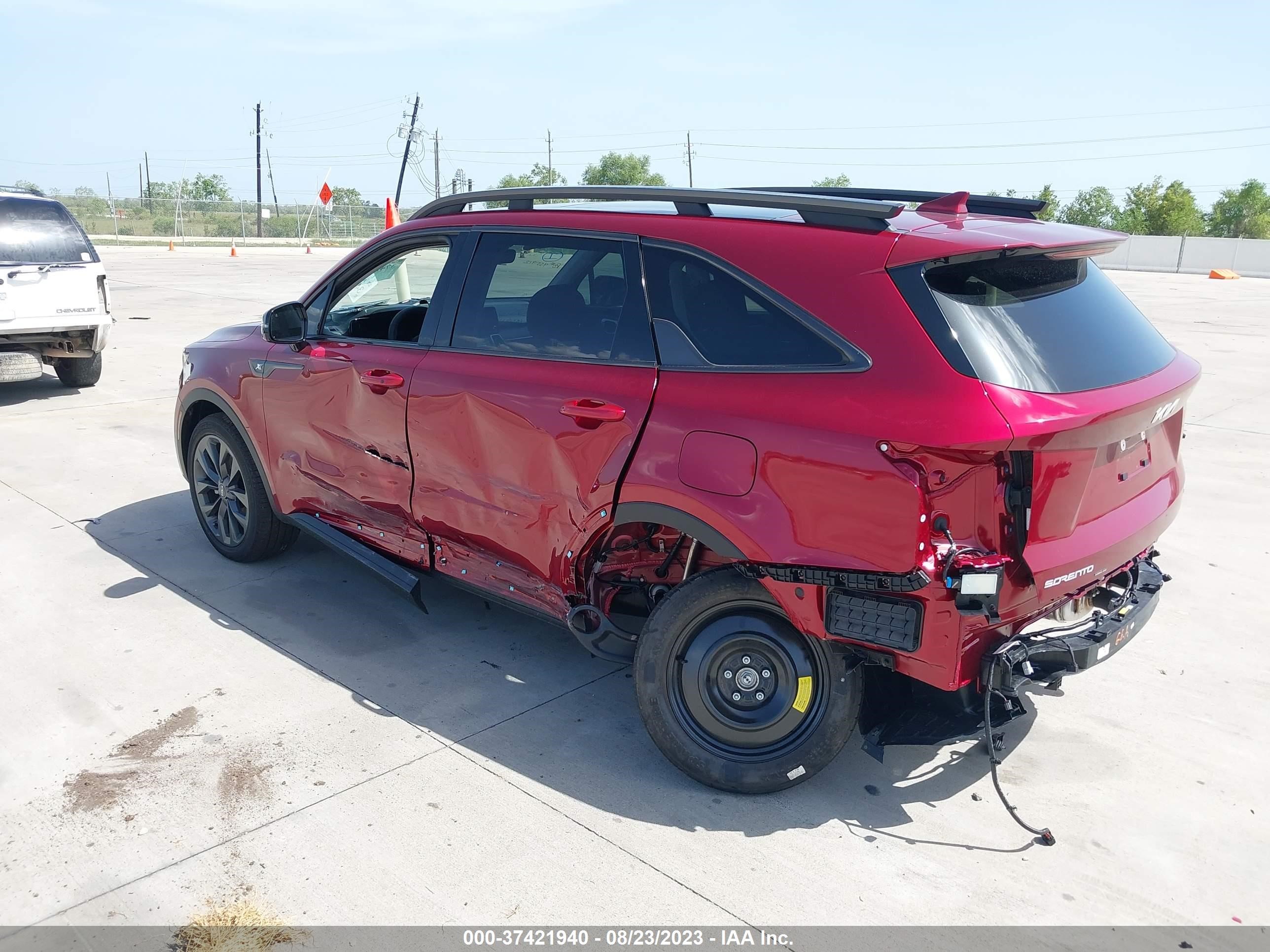 Photo 2 VIN: 5XYRHDLF1PG212868 - KIA SORENTO 