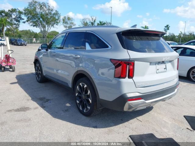 Photo 2 VIN: 5XYRK4JF3RG267328 - KIA SORENTO 