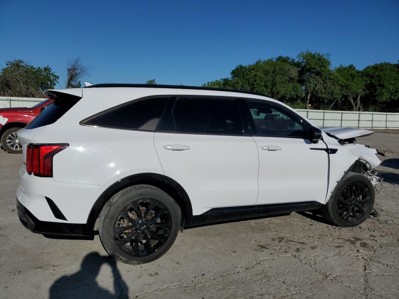 Photo 2 VIN: 5XYRK4LF1MG030357 - KIA SORENTO 