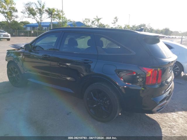 Photo 2 VIN: 5XYRK4LF1NG102269 - KIA SORENTO 