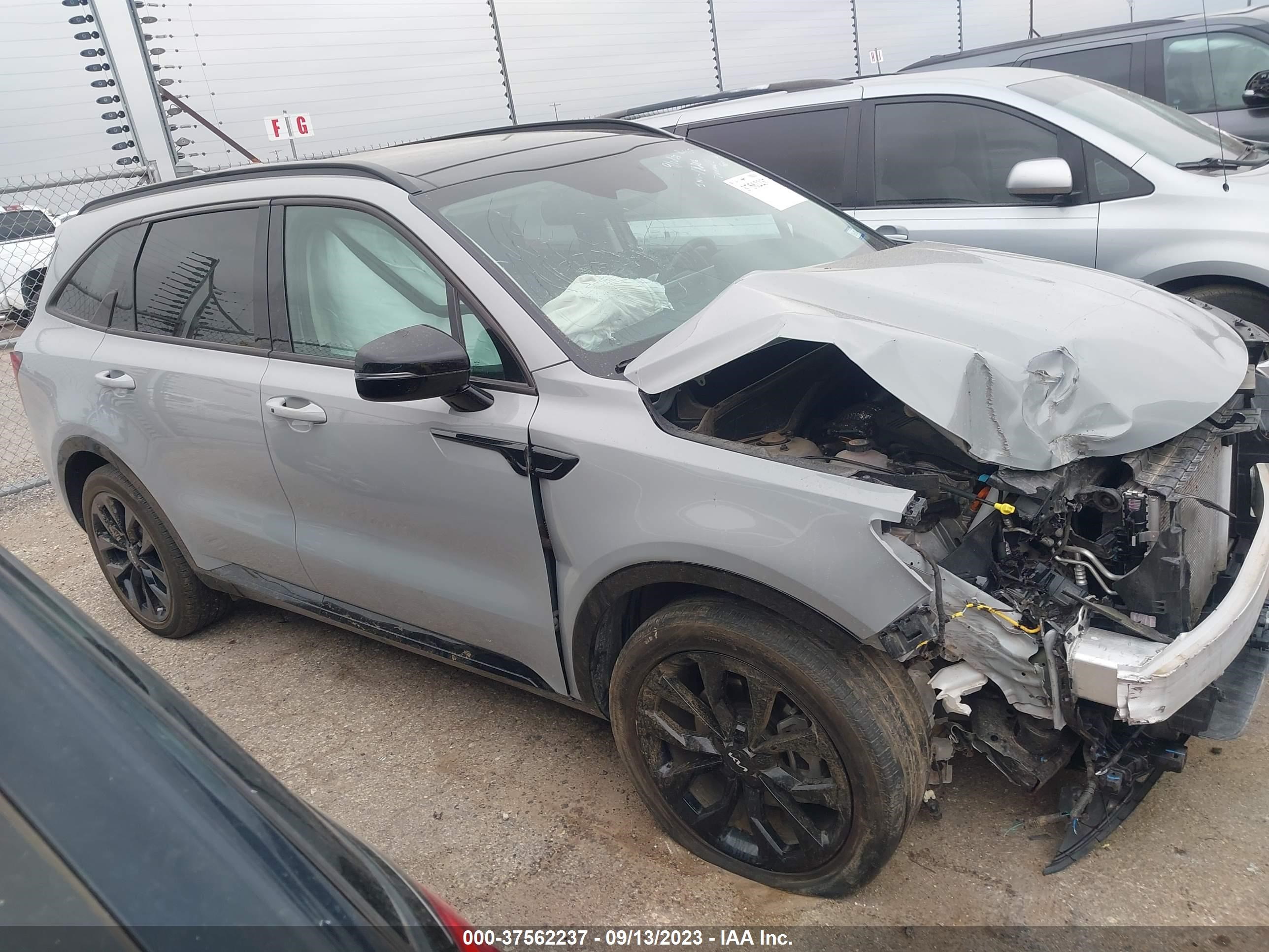 Photo 13 VIN: 5XYRK4LF2NG128573 - KIA SORENTO 