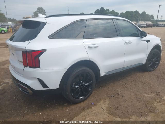 Photo 3 VIN: 5XYRK4LF9MG030140 - KIA SORENTO 