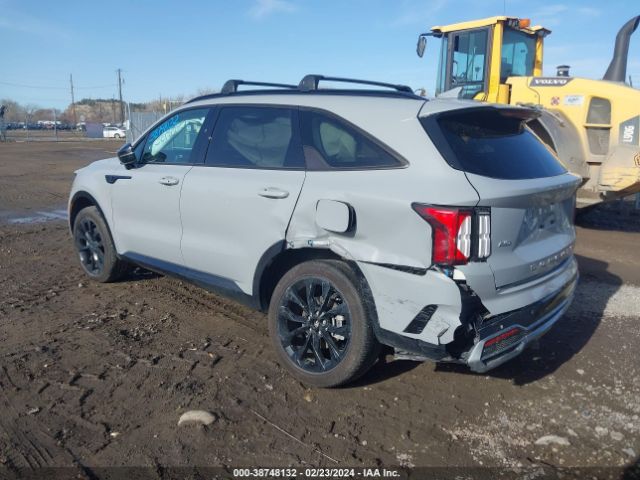 Photo 2 VIN: 5XYRKDLF4NG120166 - KIA SORENTO 