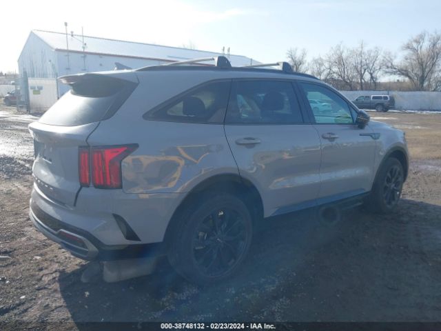 Photo 3 VIN: 5XYRKDLF4NG120166 - KIA SORENTO 