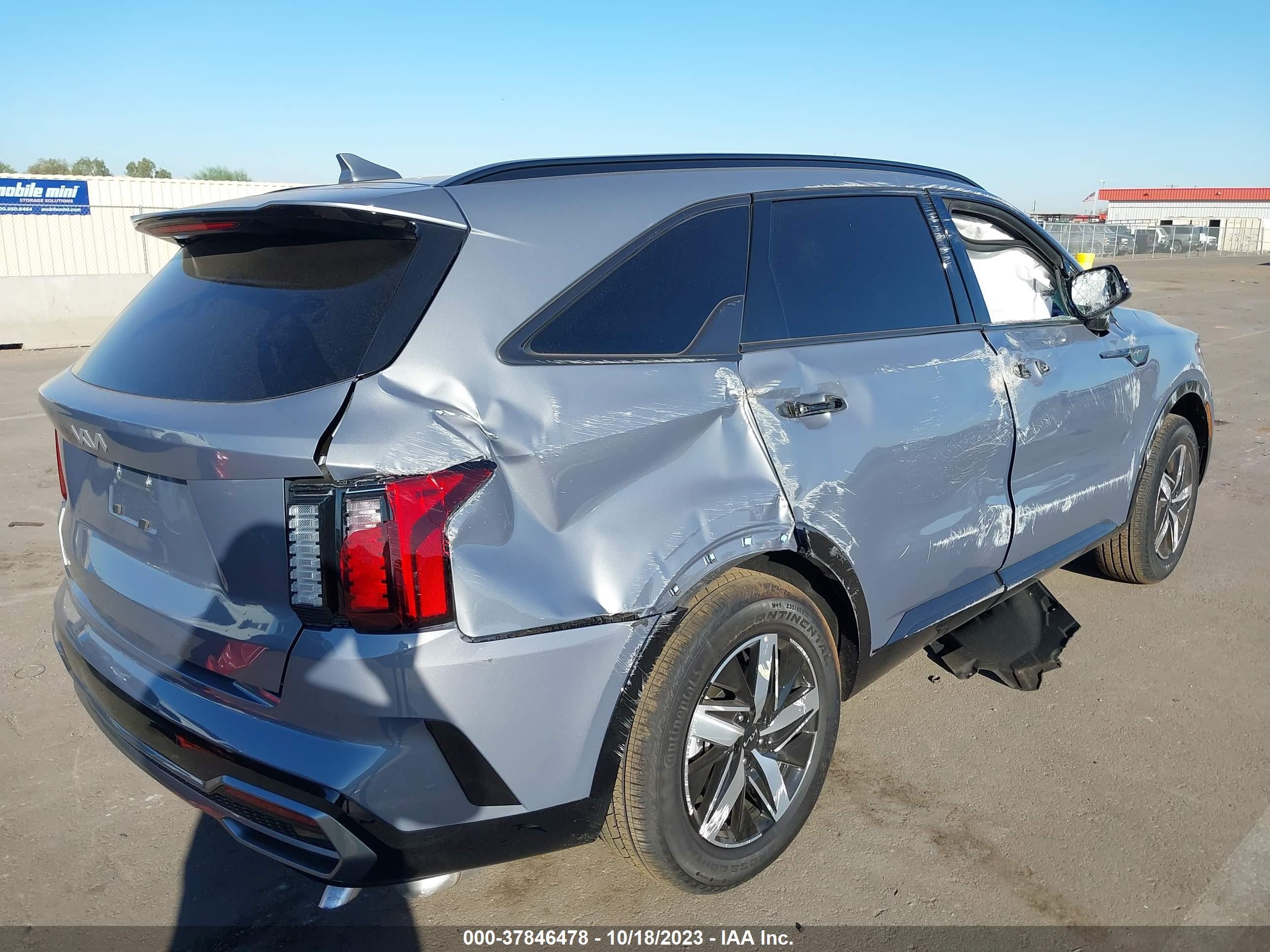 Photo 3 VIN: 5XYRL4LC7PG218808 - KIA SORENTO 