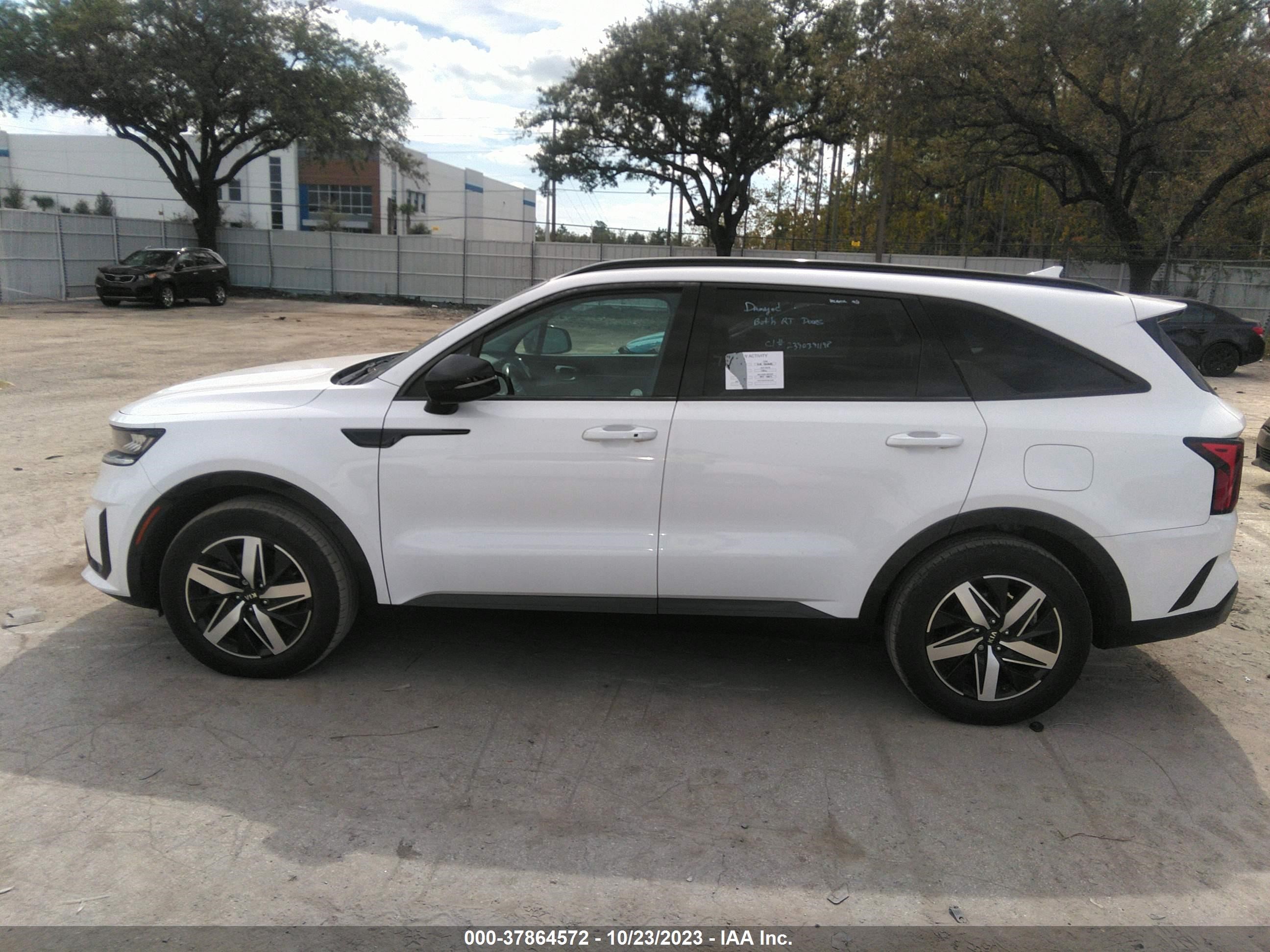 Photo 13 VIN: 5XYRL4LC8MG052682 - KIA SORENTO 