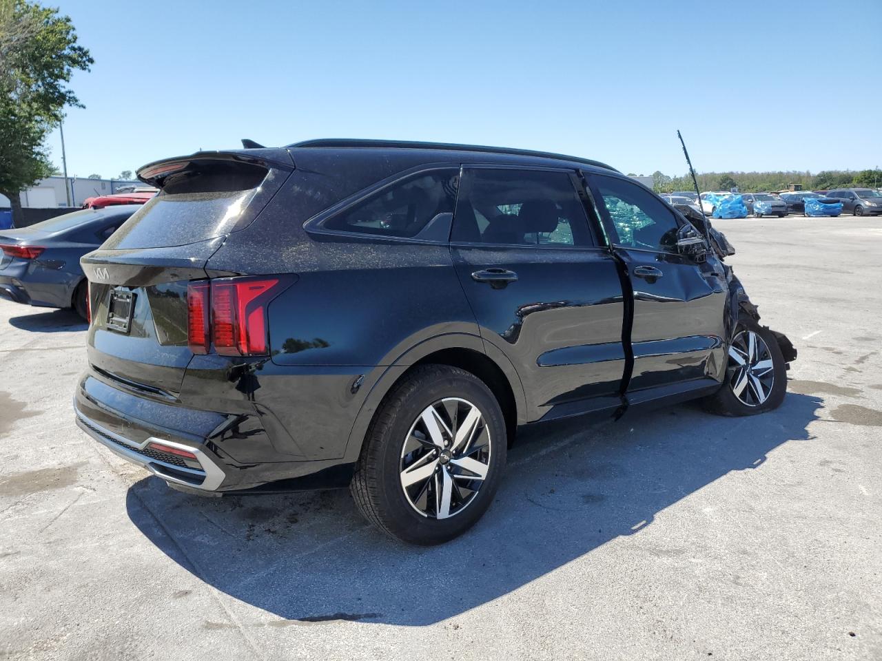 Photo 2 VIN: 5XYRL4LC8PG246181 - KIA SORENTO 