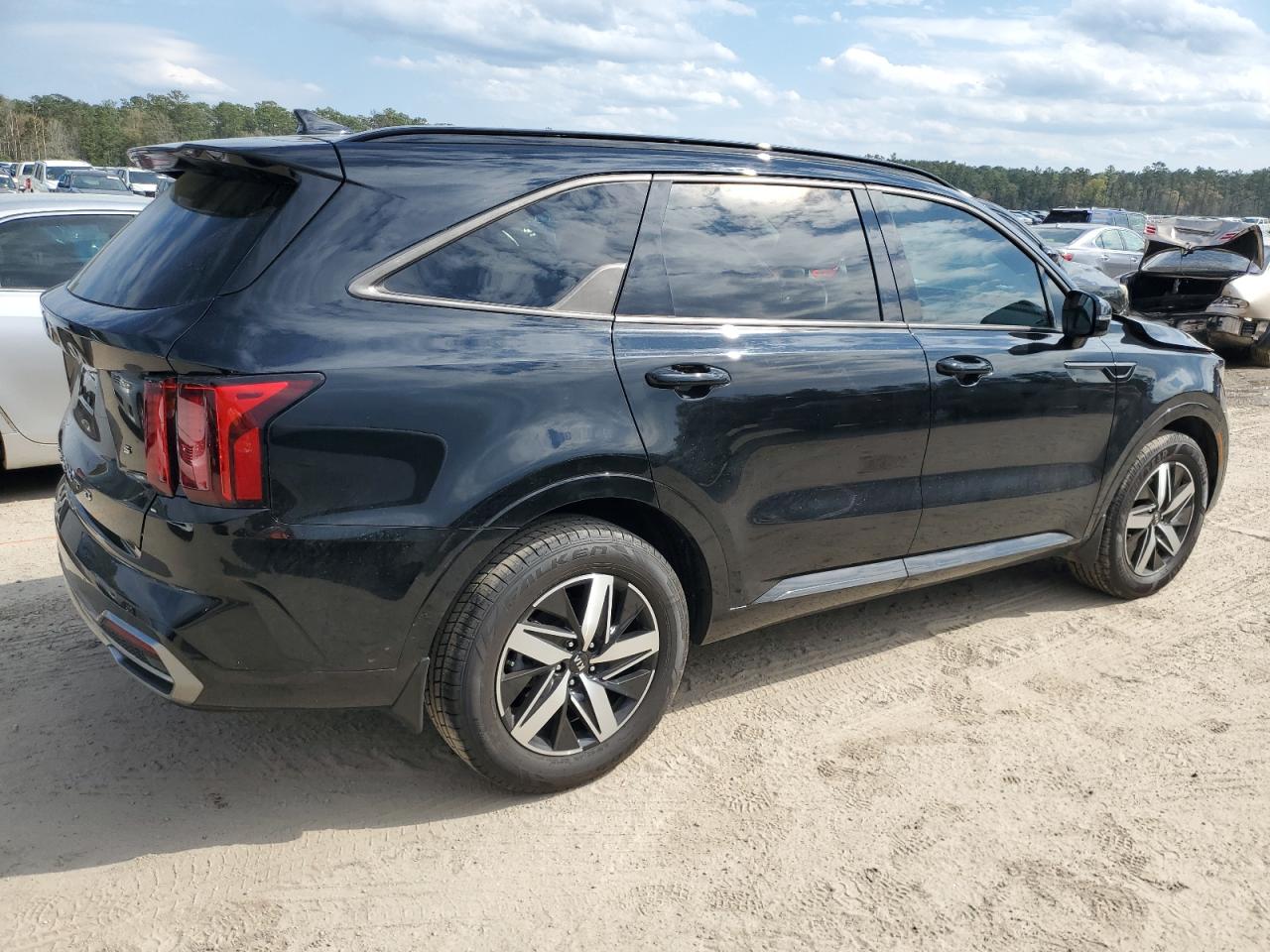 Photo 2 VIN: 5XYRL4LC9MG054425 - KIA SORENTO 