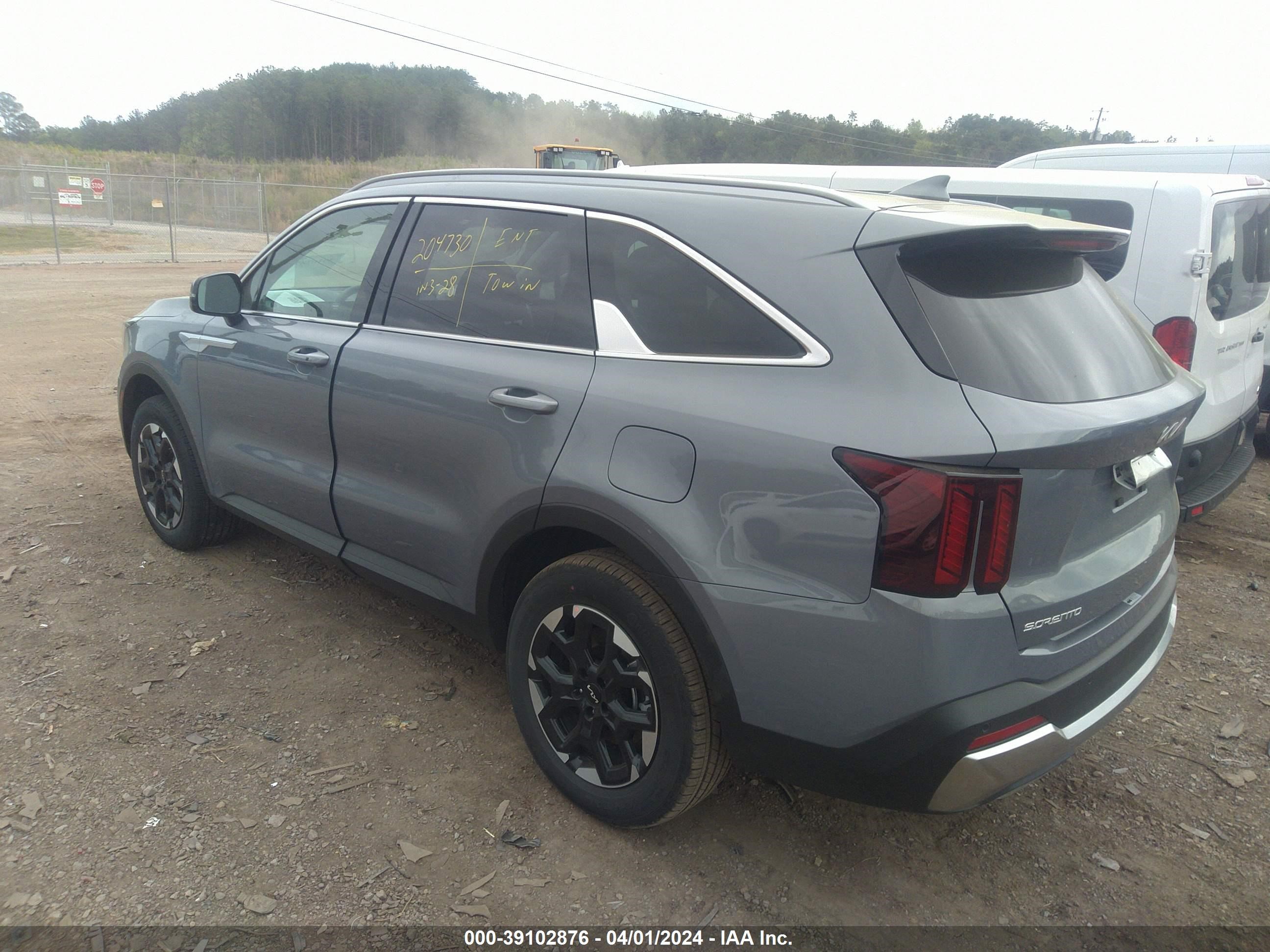 Photo 2 VIN: 5XYRLDJC6RG261302 - KIA SORENTO 