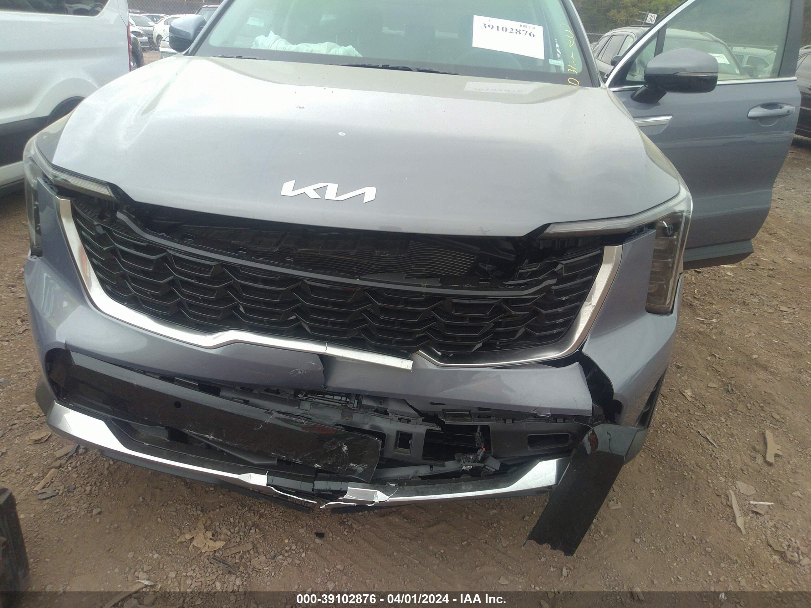 Photo 5 VIN: 5XYRLDJC6RG261302 - KIA SORENTO 