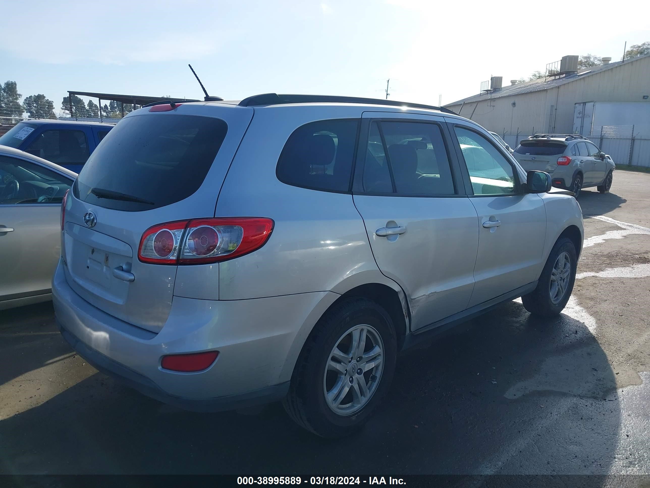 Photo 3 VIN: 5XYZG3AB5CG130102 - HYUNDAI SANTA FE 