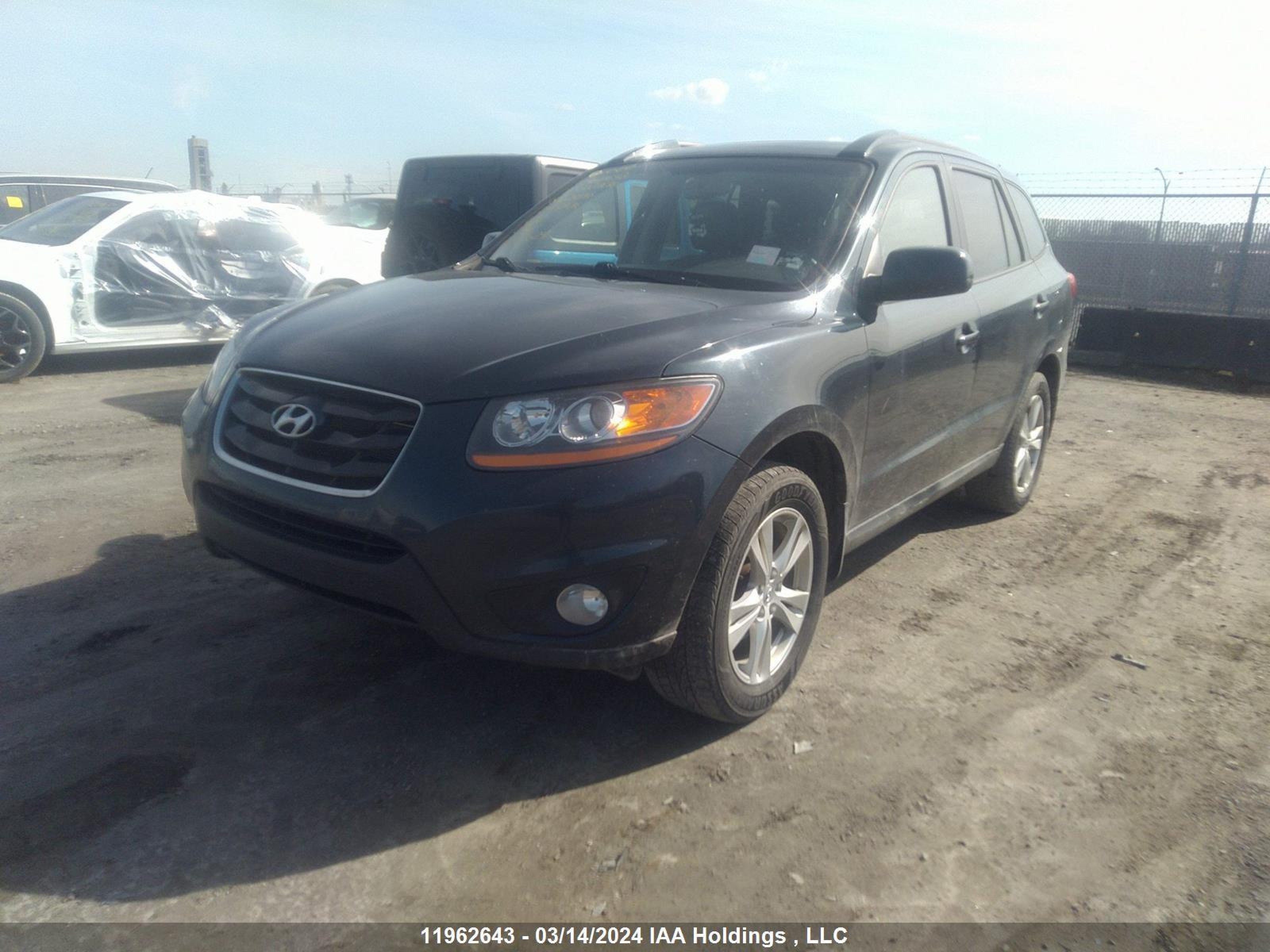 Photo 1 VIN: 5XYZG4AG6BG024130 - HYUNDAI SANTA FE 