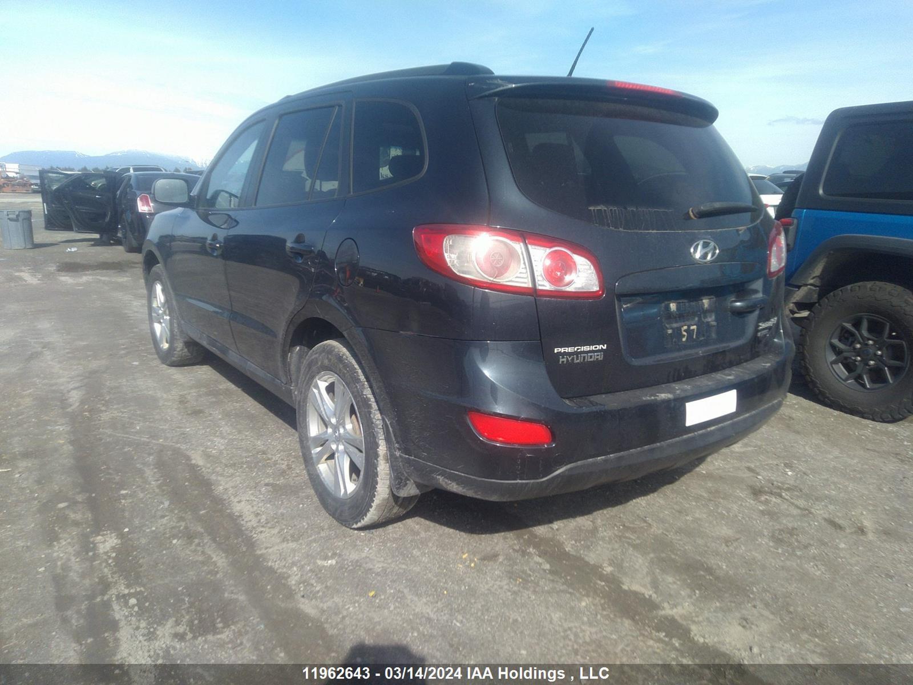 Photo 2 VIN: 5XYZG4AG6BG024130 - HYUNDAI SANTA FE 