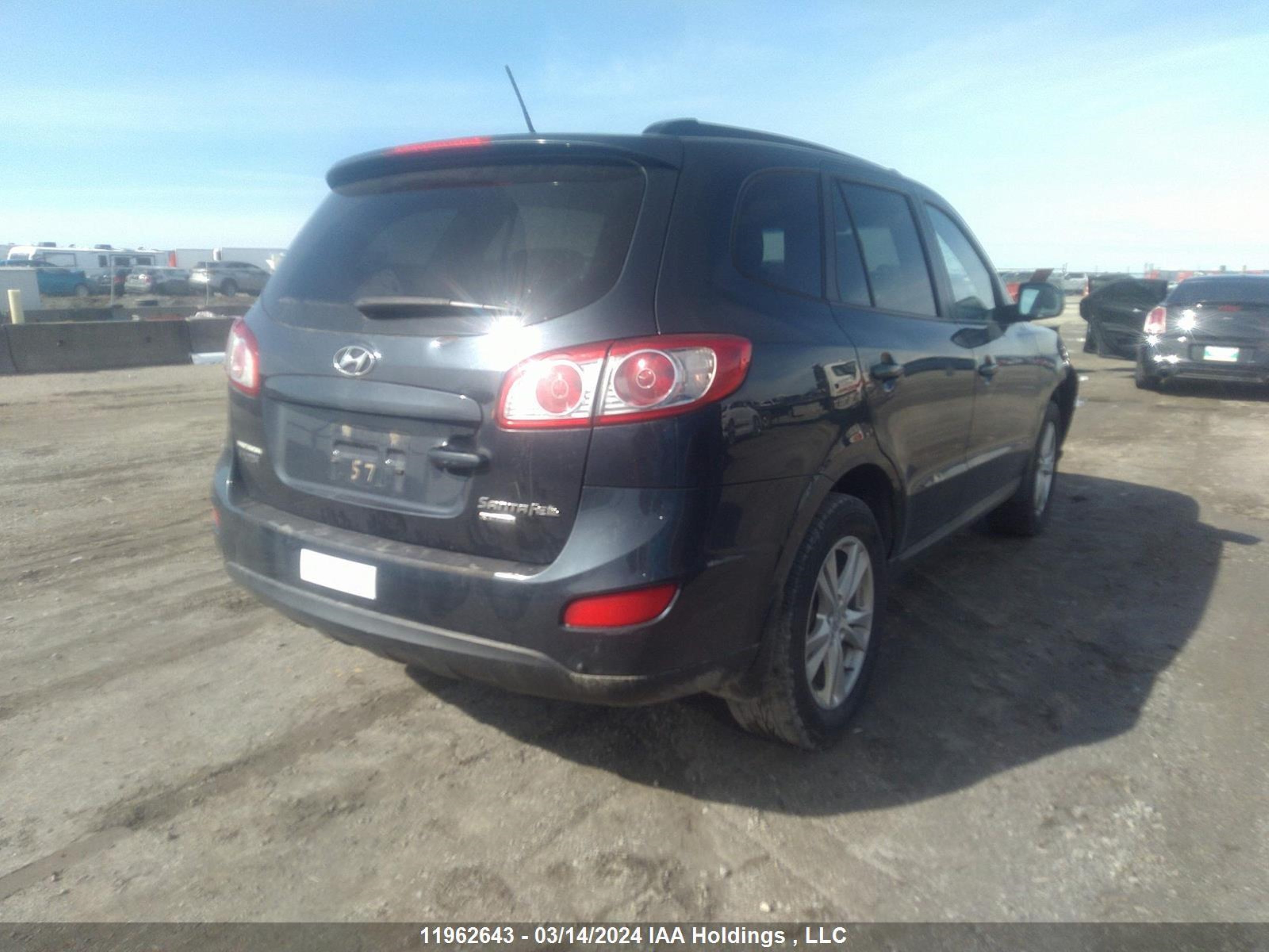 Photo 3 VIN: 5XYZG4AG6BG024130 - HYUNDAI SANTA FE 