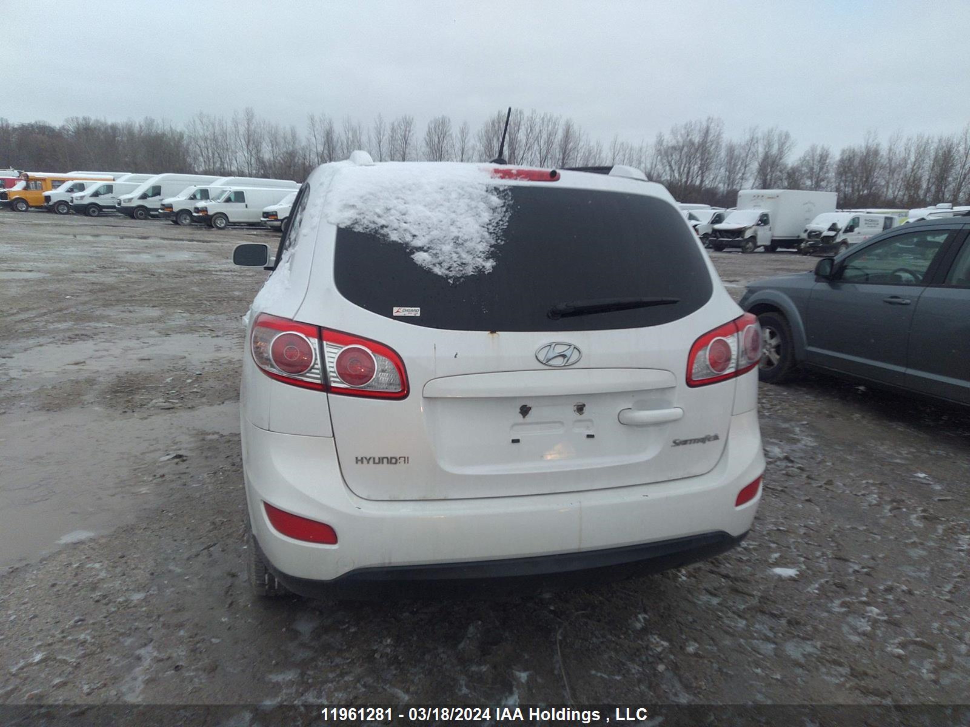 Photo 15 VIN: 5XYZG4AG7BG024444 - HYUNDAI SANTA FE 