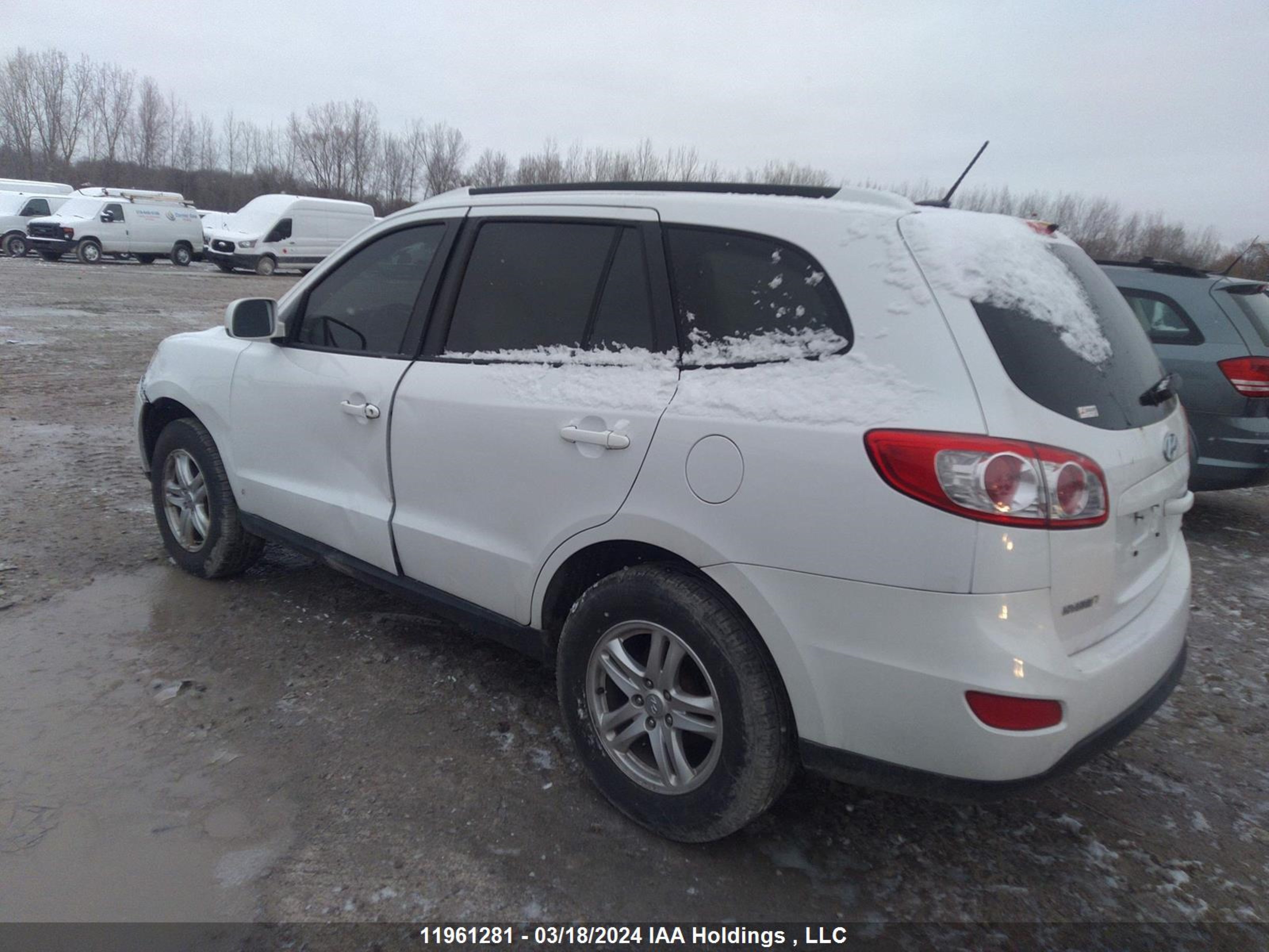 Photo 2 VIN: 5XYZG4AG7BG024444 - HYUNDAI SANTA FE 