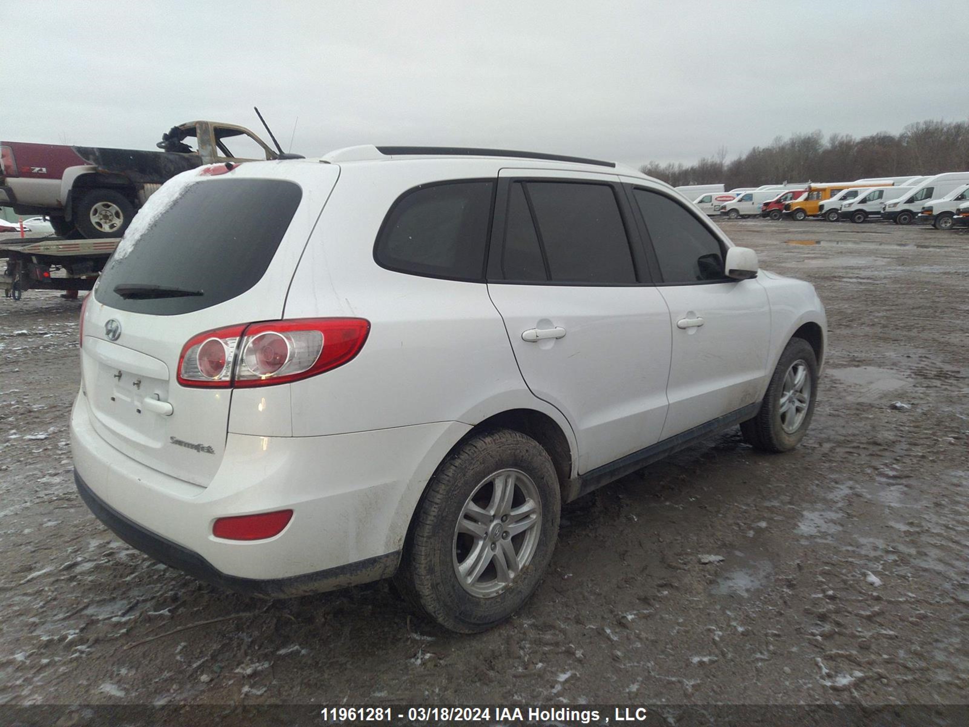 Photo 3 VIN: 5XYZG4AG7BG024444 - HYUNDAI SANTA FE 