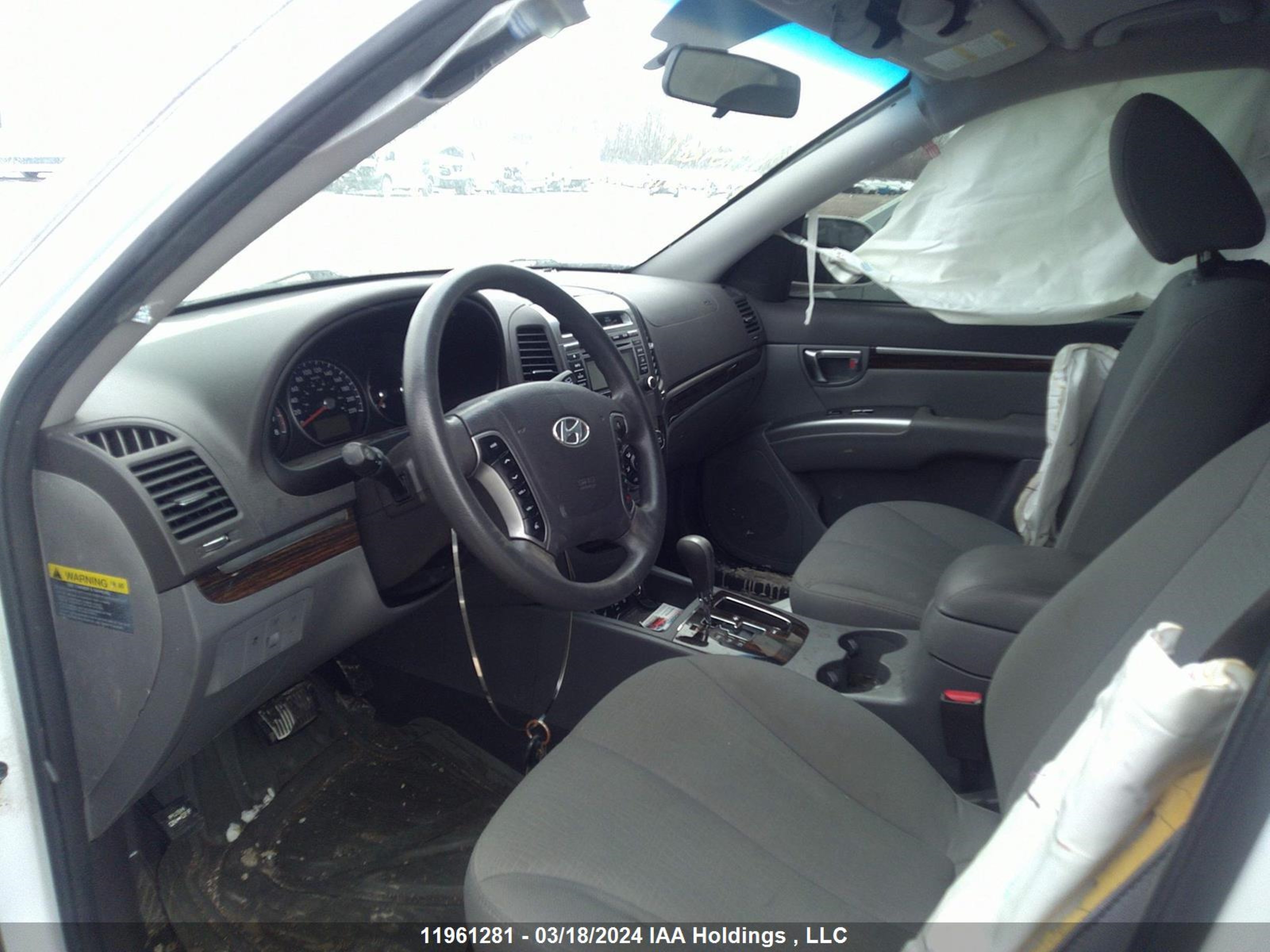 Photo 4 VIN: 5XYZG4AG7BG024444 - HYUNDAI SANTA FE 