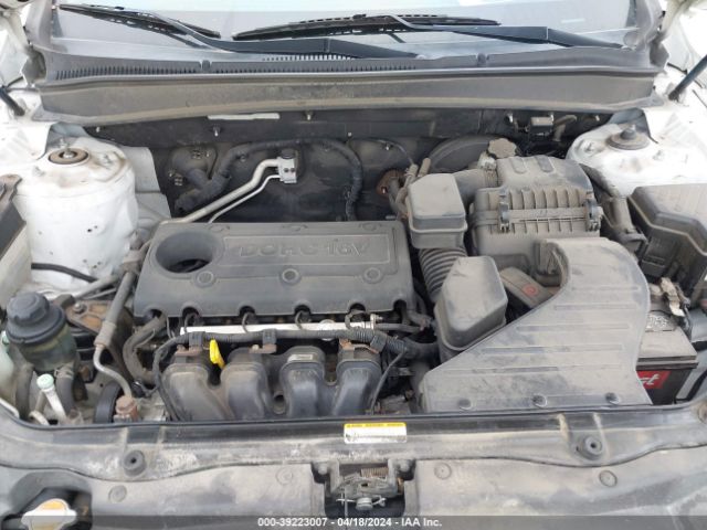 Photo 9 VIN: 5XYZGDAB1BG043401 - HYUNDAI SANTA FE 