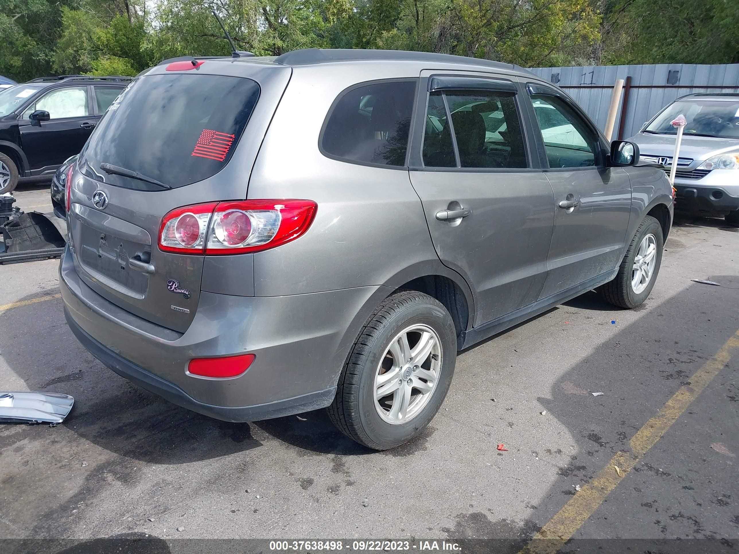 Photo 3 VIN: 5XYZGDAB2CG099283 - HYUNDAI SANTA FE 