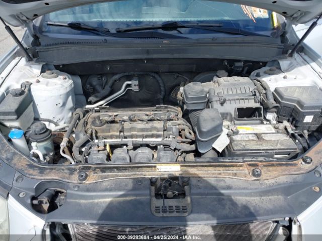 Photo 9 VIN: 5XYZGDAB3CG155473 - HYUNDAI SANTA FE 