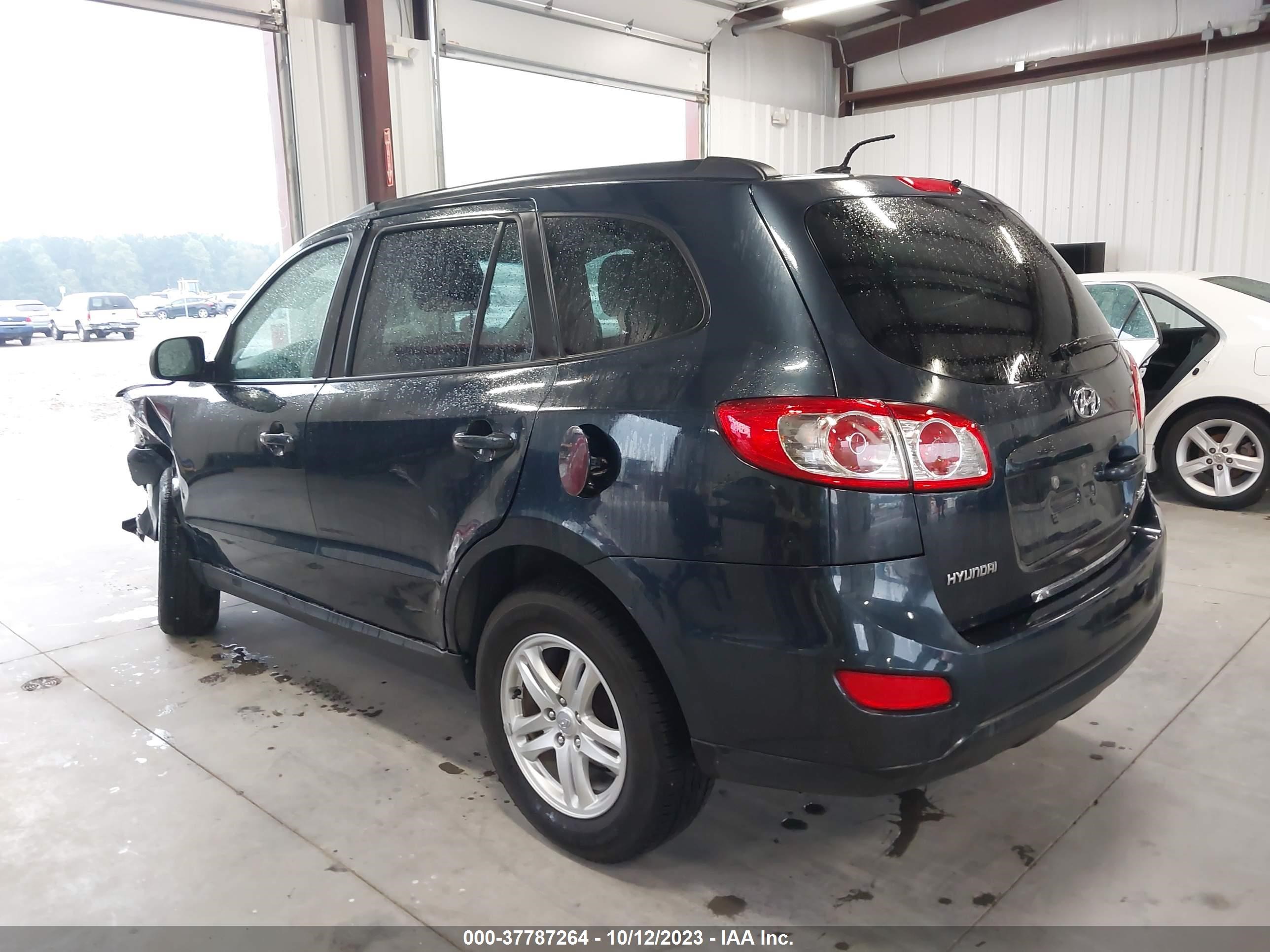 Photo 2 VIN: 5XYZGDAB4BG016421 - HYUNDAI SANTA FE 