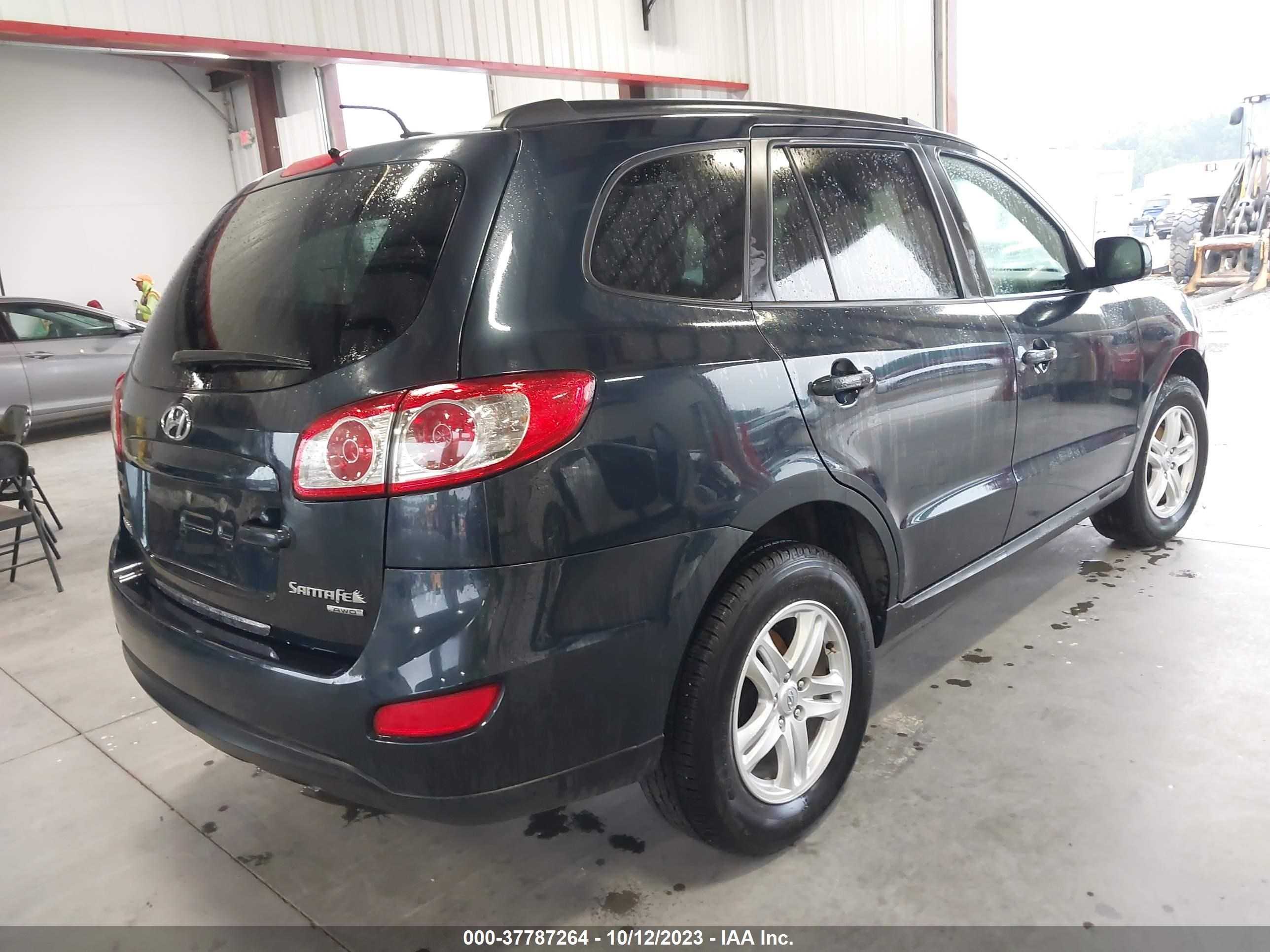 Photo 3 VIN: 5XYZGDAB4BG016421 - HYUNDAI SANTA FE 