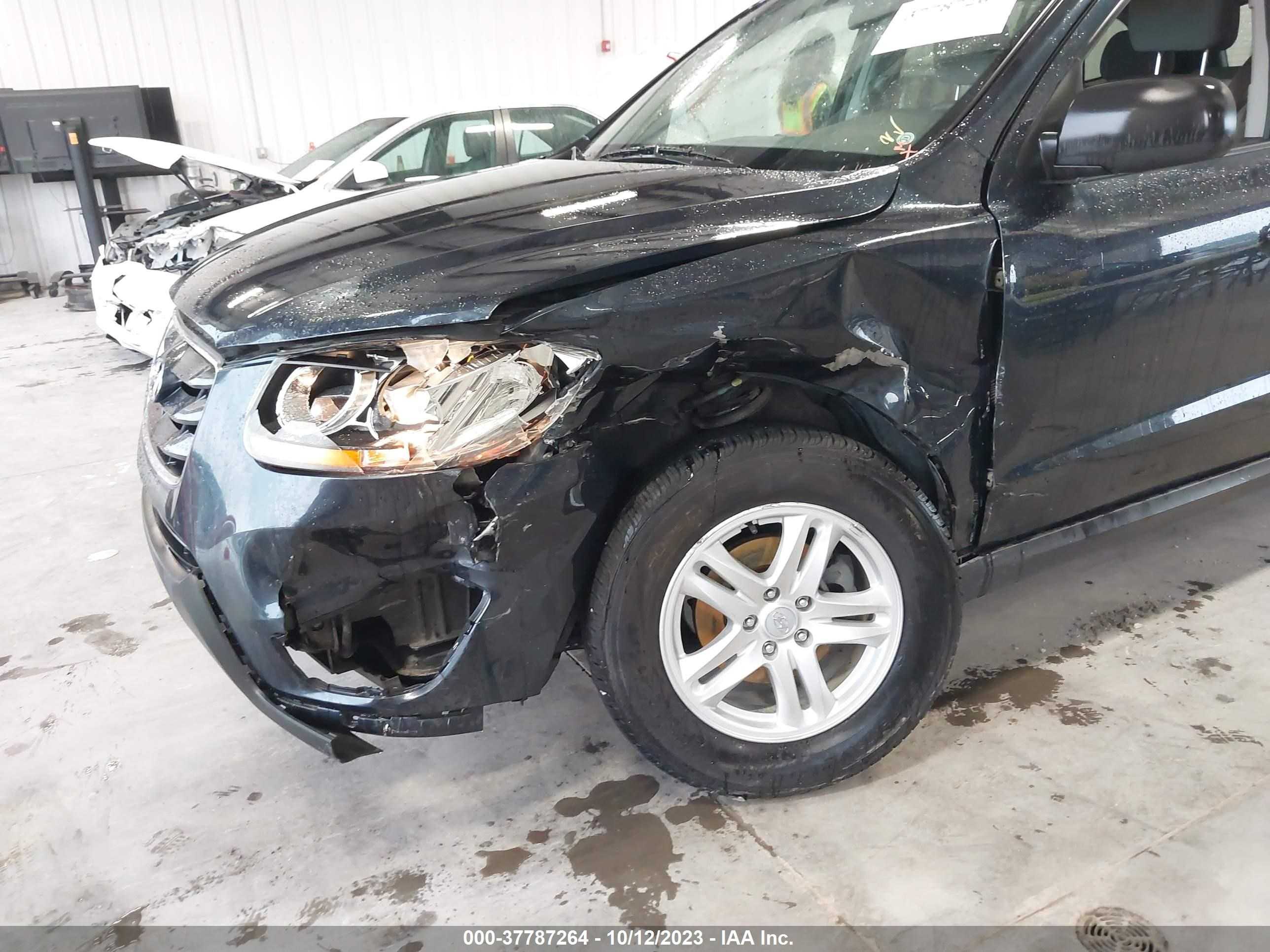 Photo 5 VIN: 5XYZGDAB4BG016421 - HYUNDAI SANTA FE 