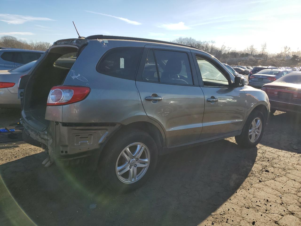 Photo 2 VIN: 5XYZGDAB4CG103401 - HYUNDAI SANTA FE 