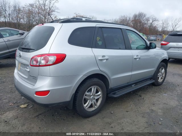 Photo 3 VIN: 5XYZGDAB7BG042897 - HYUNDAI SANTA FE 