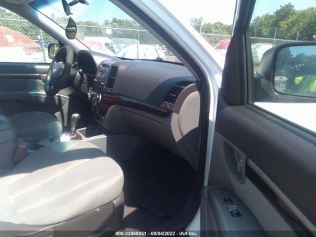 Photo 4 VIN: 5XYZGDAB8BG002828 - HYUNDAI SANTA FE 