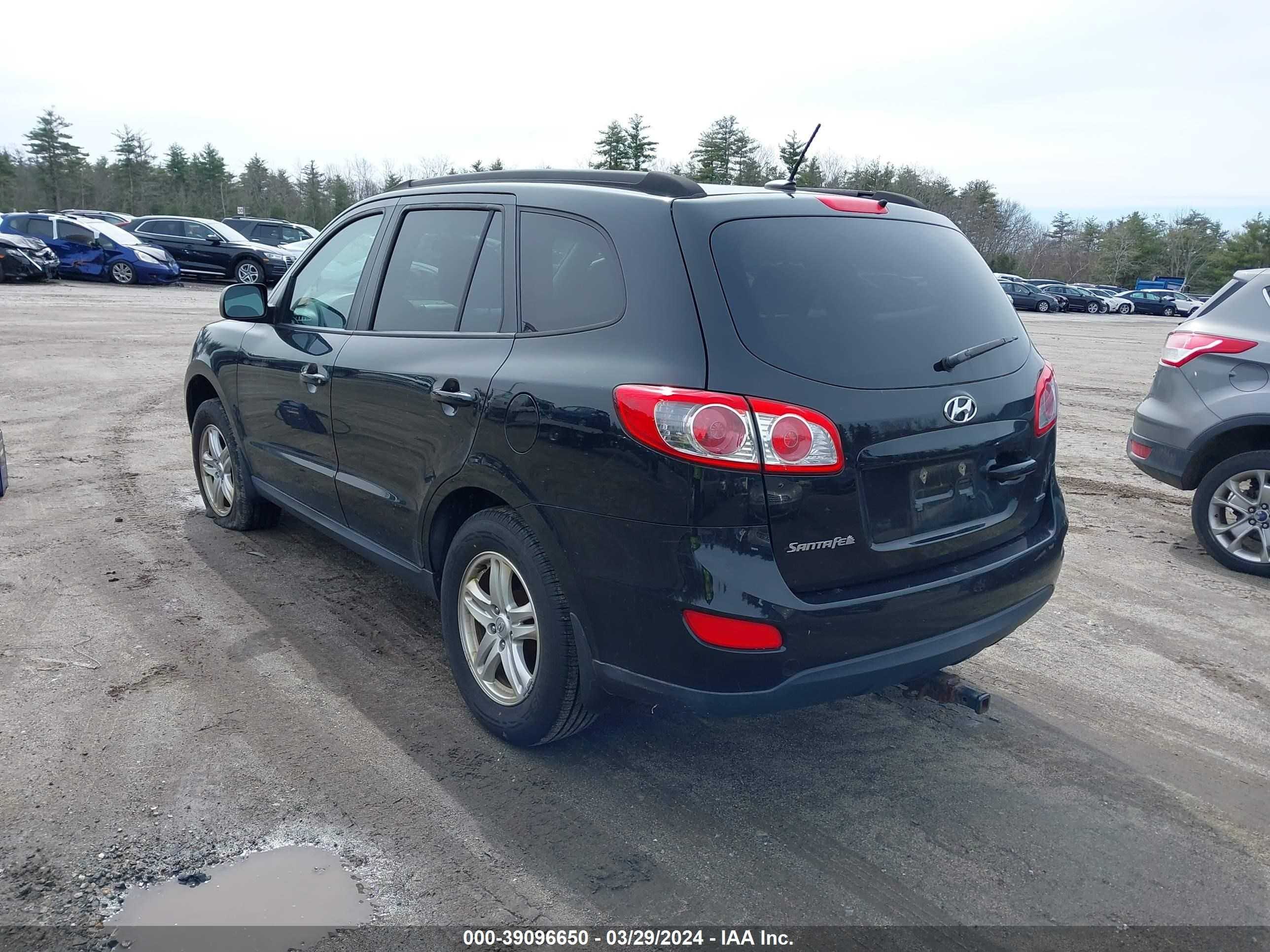 Photo 2 VIN: 5XYZGDAB8CG096369 - HYUNDAI SANTA FE 